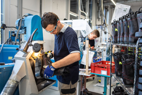 HX20-07_Produktion_kompr_600x600u2xqaMF4DPdkYqu6Tn68RcG64i